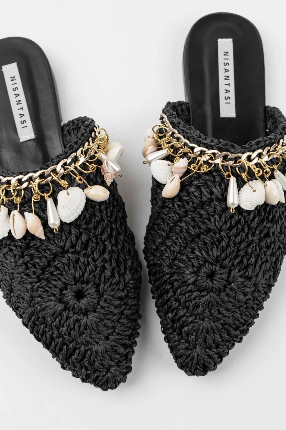 NİŞANTAŞI SHOES  Lisa Schwarze gestrickte Damenhausschuhe mit Muscheldetails