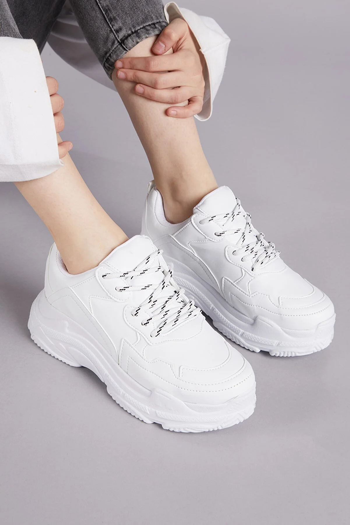 Tonny Black  Damen-Sportschuhe mit weißer Haut Bls-q