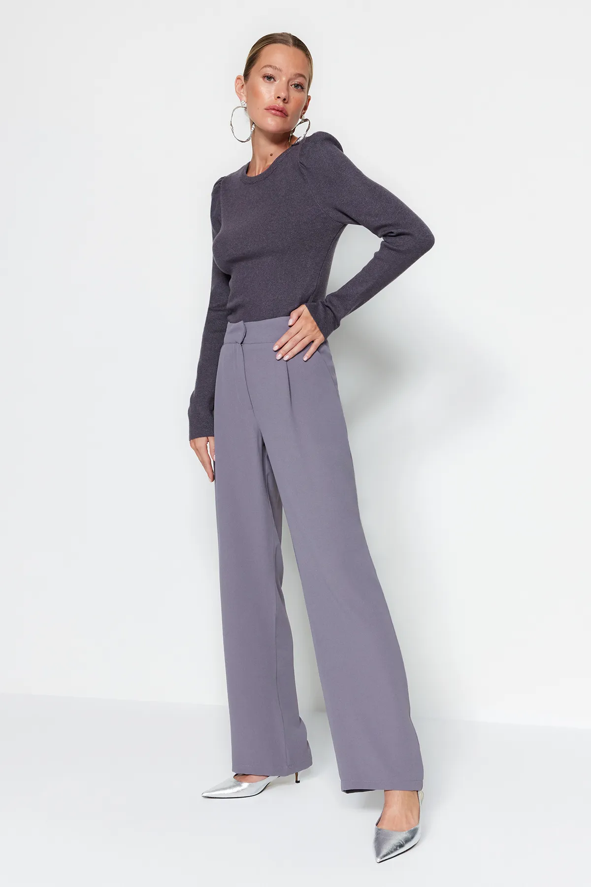 Trendyol Collection  Graue, plissierte Webhose mit weitem Bein TWOSS19WX0017