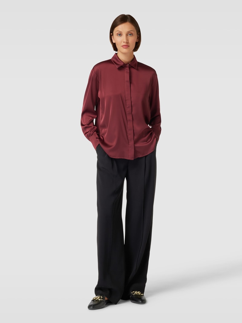 Bluse in Satin-Optik mit verdeckter Knopfleiste in bordeaux rot