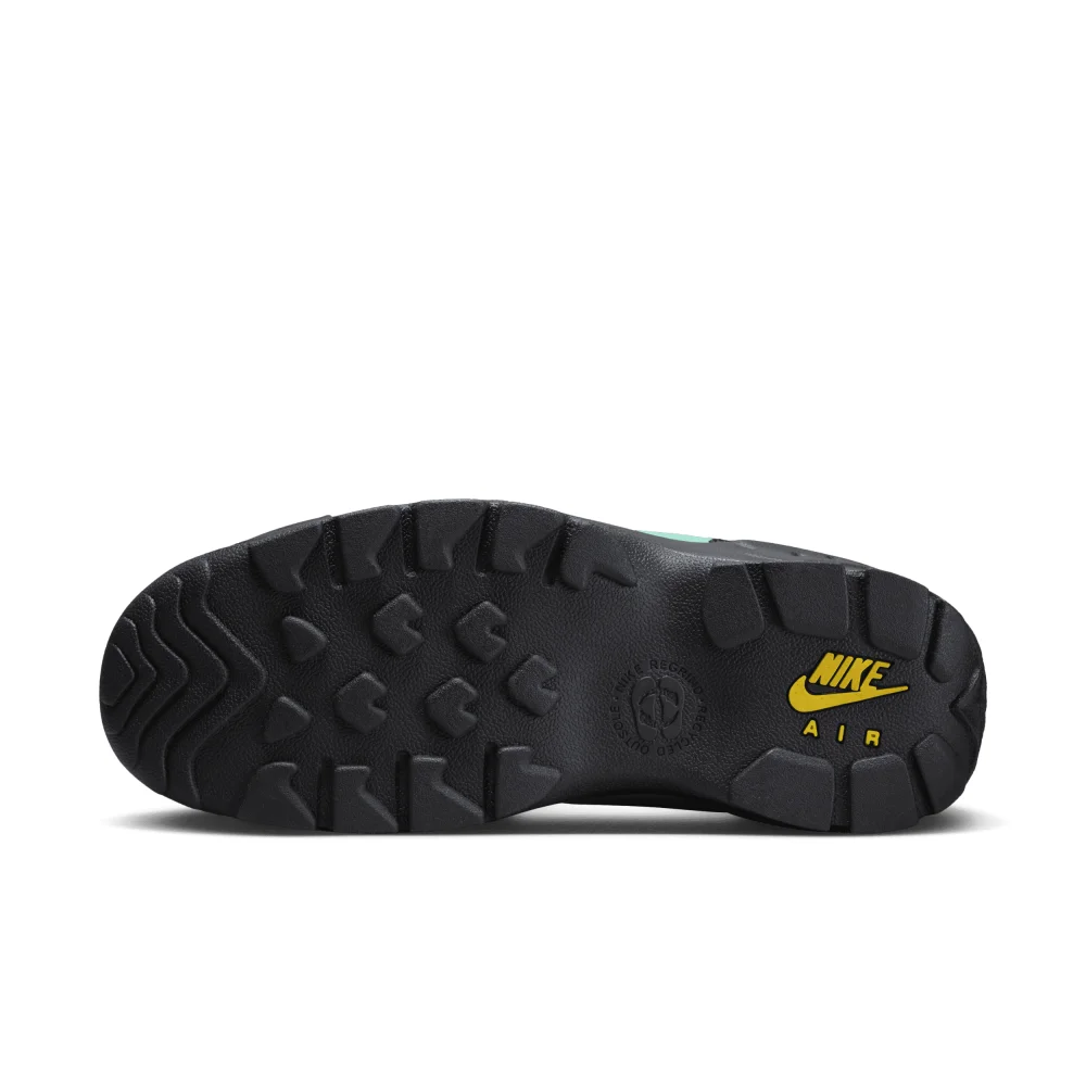 Nike ACG Air Mada DO9332-300 / grün