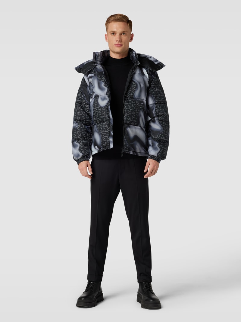 Steppjacke mit Allover-Print in schwarz