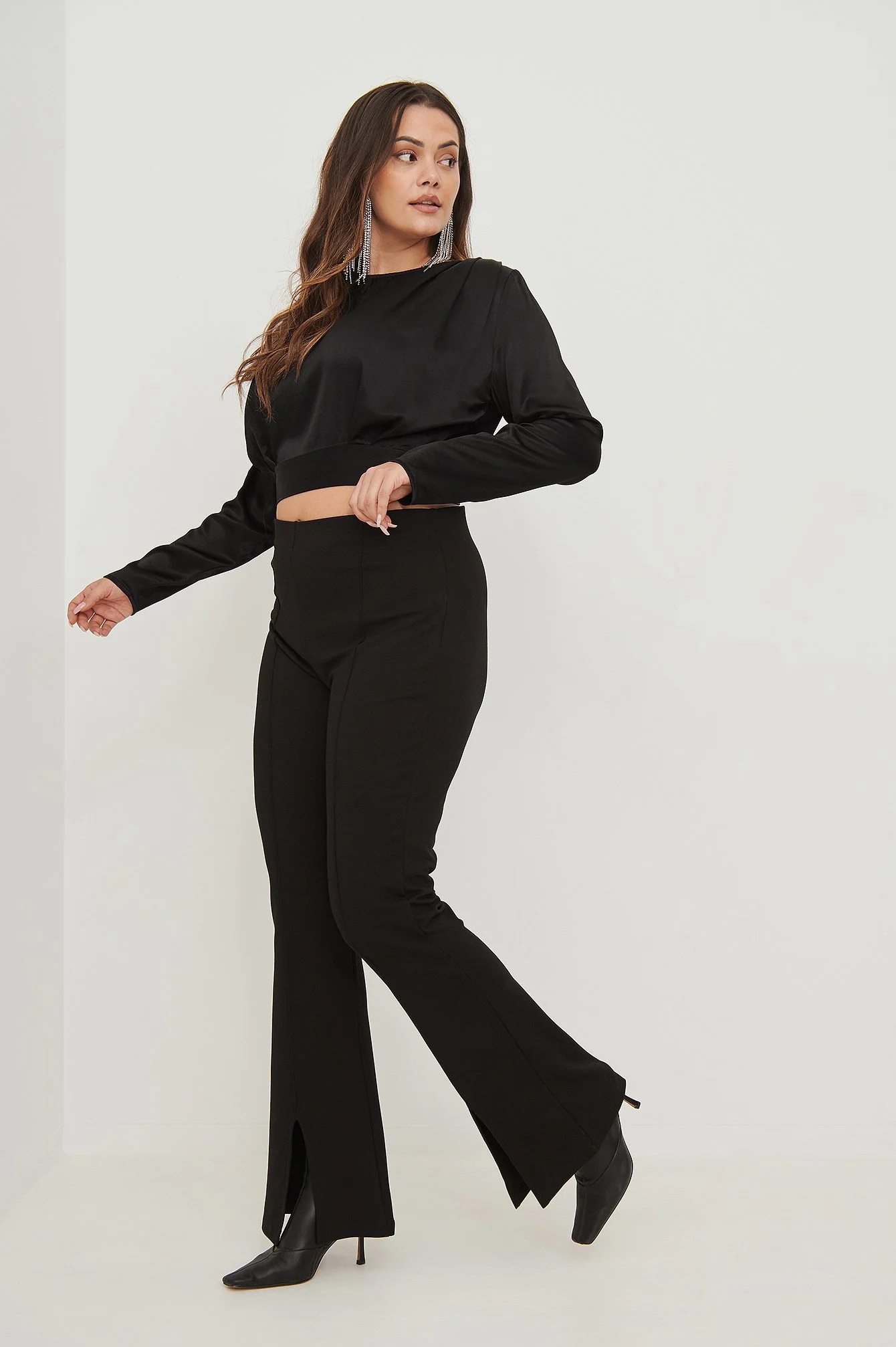 Satinbluse mit offenem Rücken