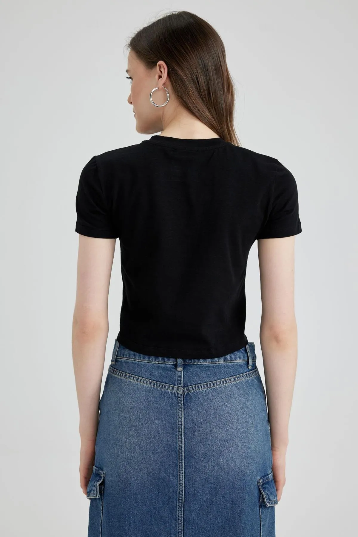 DeFacto  Coool Tailliertes Kurzarm-T-Shirt Z8790az23sp