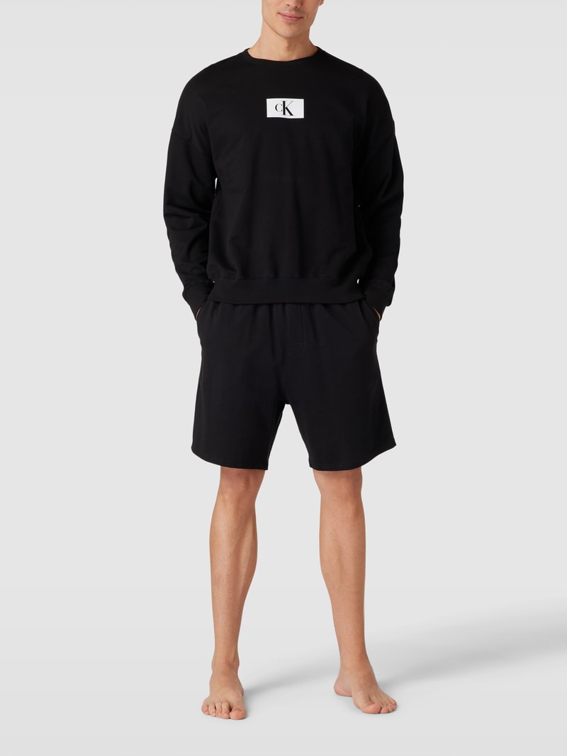 Pyjama-Shorts mit Logo-Stitching in schwarz