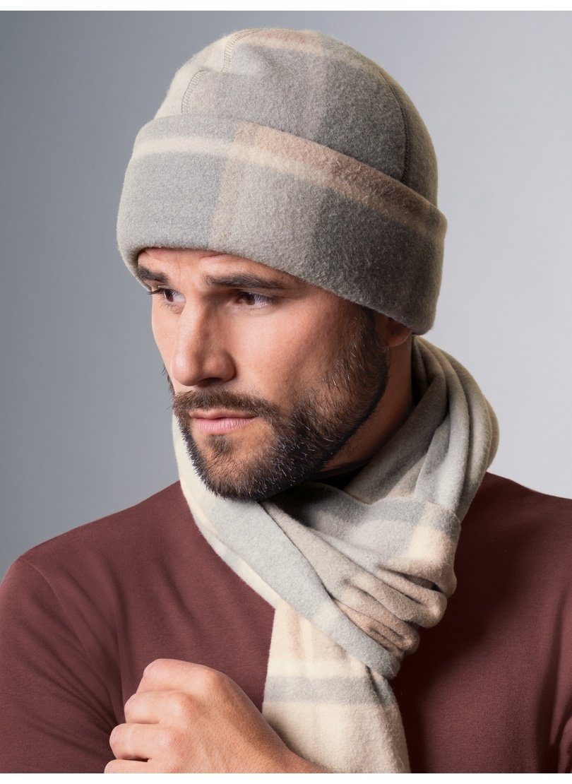 Trigema Strickmütze TRIGEMA Fleece-Mütze mit Karo-Muster