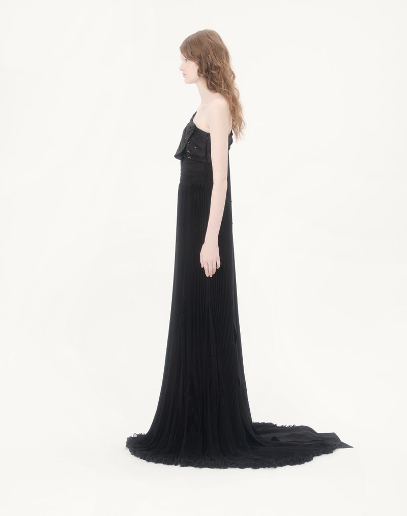 Lang kjole i broderet lys georgette