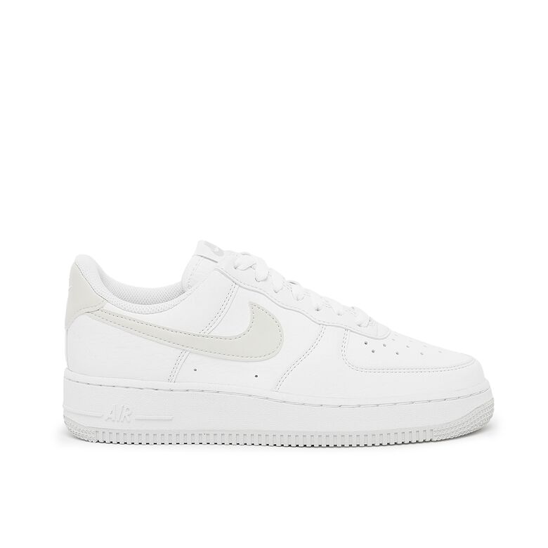NIKE Wmns Air Force 1 Low 