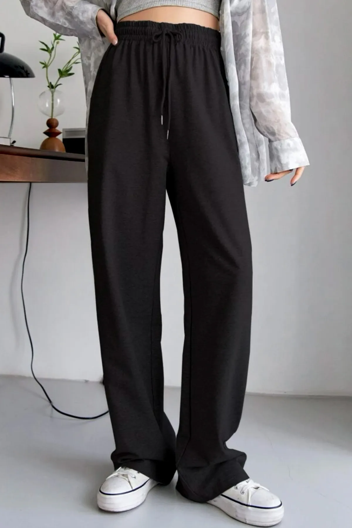 EFBUTİK  Schwarze Jogginghose mit weitem Bein