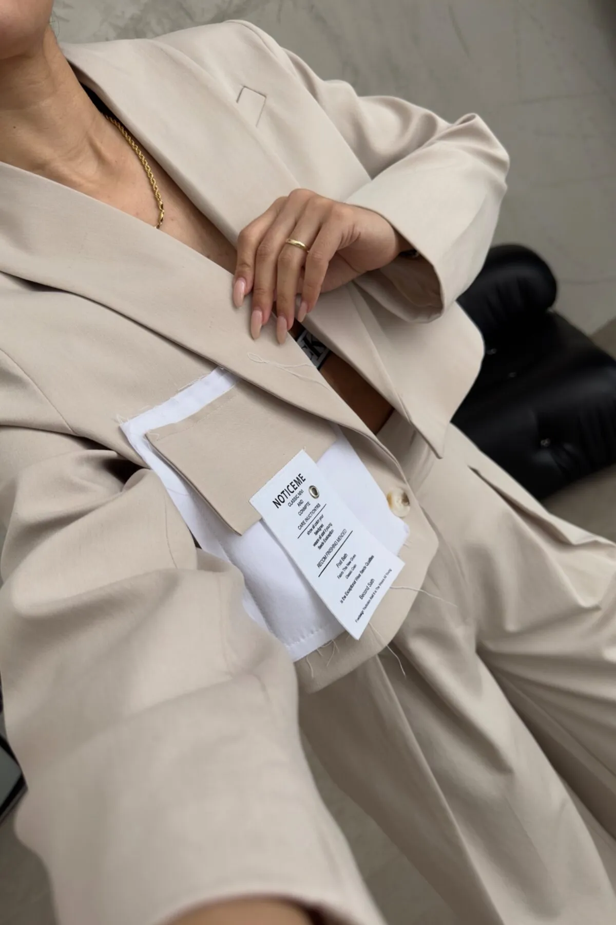 Laluvia  Steinfarbenes Noticeme Design-Set mit kurzen Jacken und Hosen