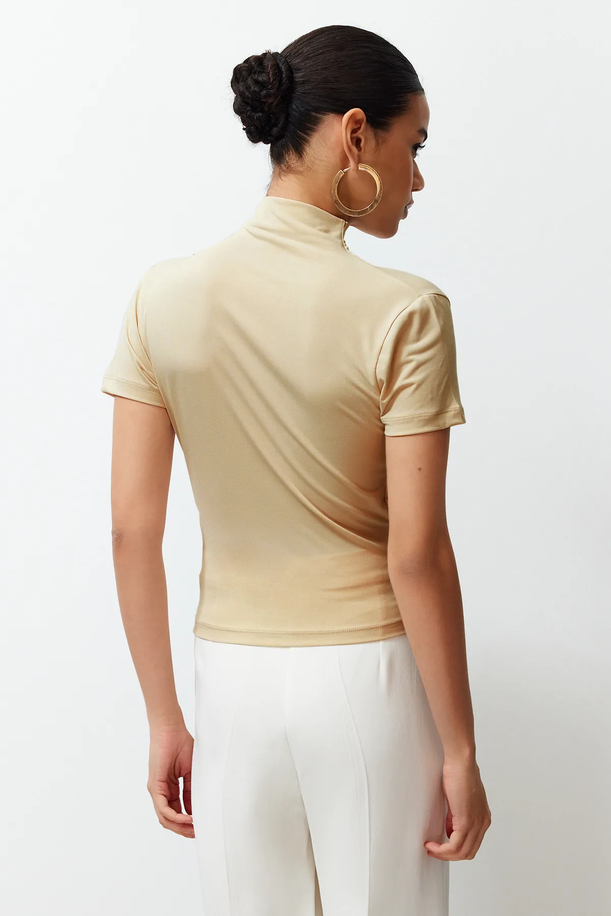 Trendyol Collection  Stein Rüschen/Drapiert Detail Tailliert/Tailliert Kurzarm Stehkragen Stretch Strick Bluse TWOSS24BZ00426