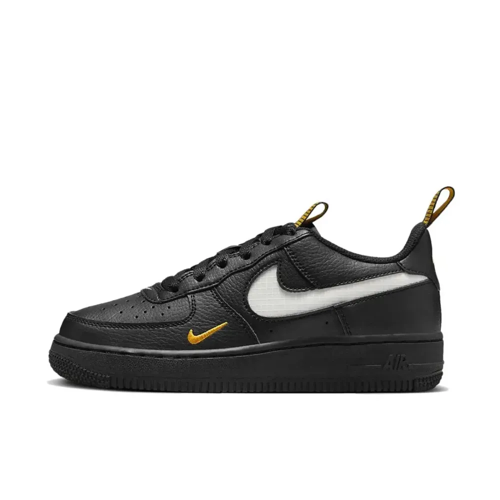 Nike Air Force 1 LV8 HF0095-001 / schwarz