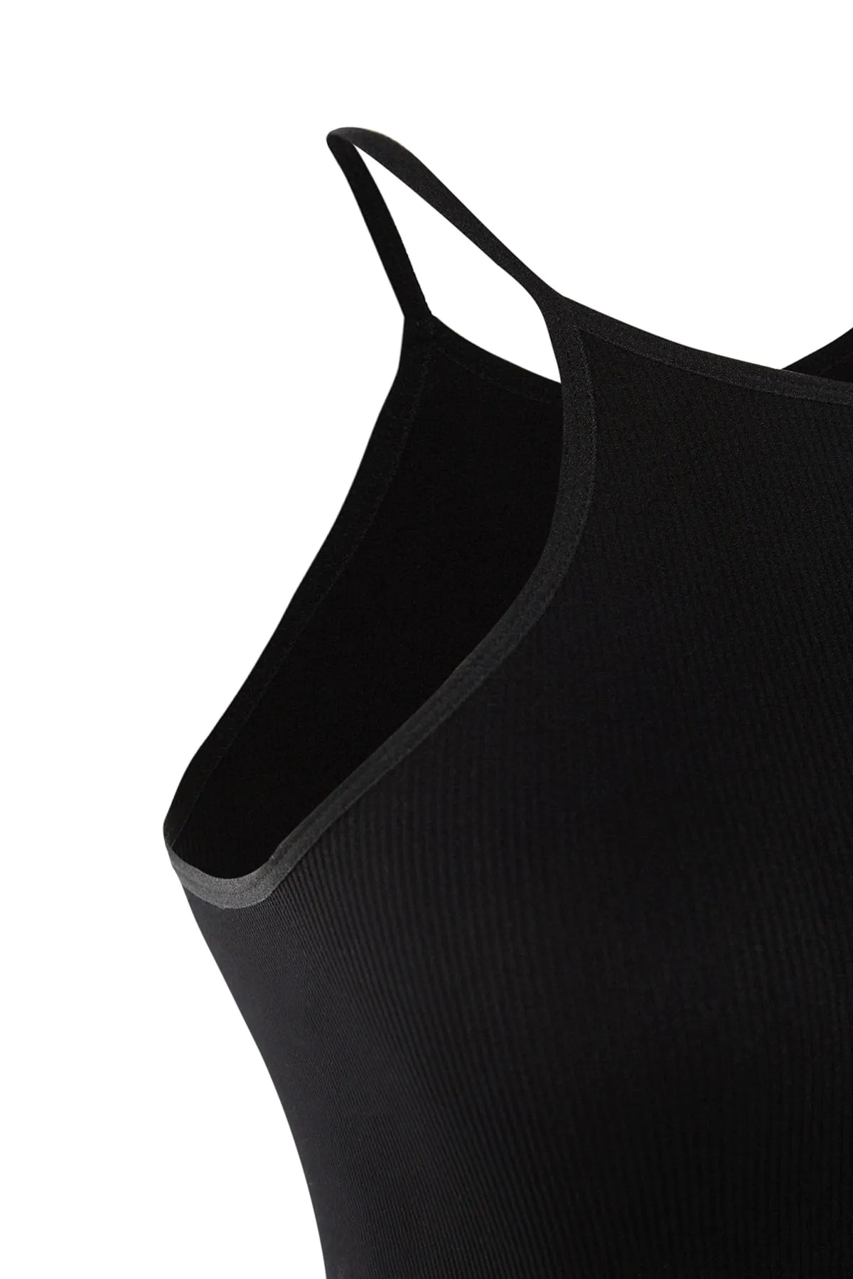 Trendyol Collection  Schwarzer, nahtloser/nahtloser, leicht stützender/formender Neckholder-Sport-Sport-BH aus Strick TWOAW23SS00011