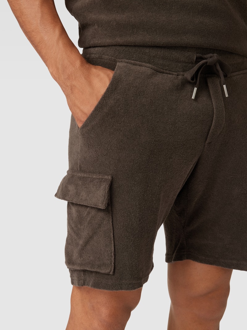 Shorts mit Cargotaschen in mittelbraun