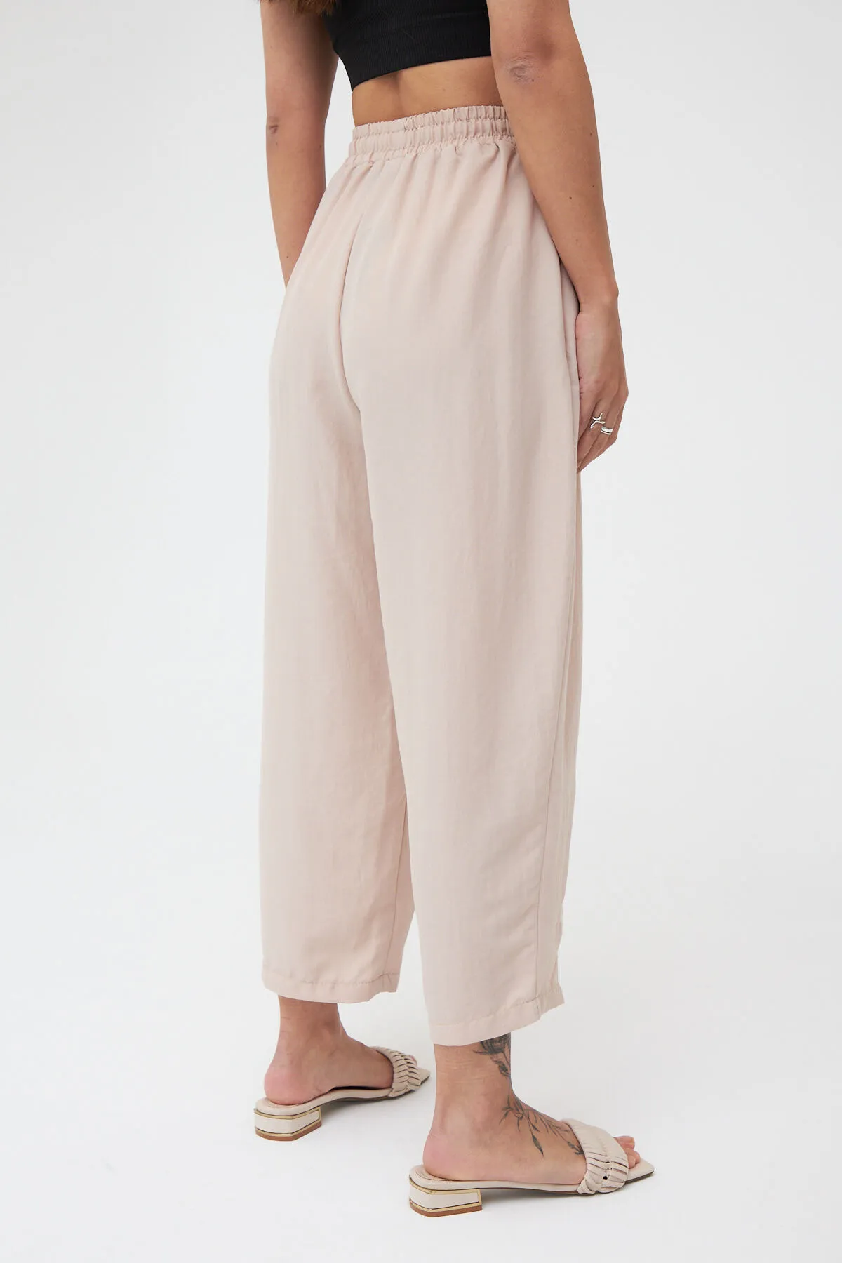 Laluvia  Cremefarbene Ayrobin-Shalwar-Hose mit Taschen