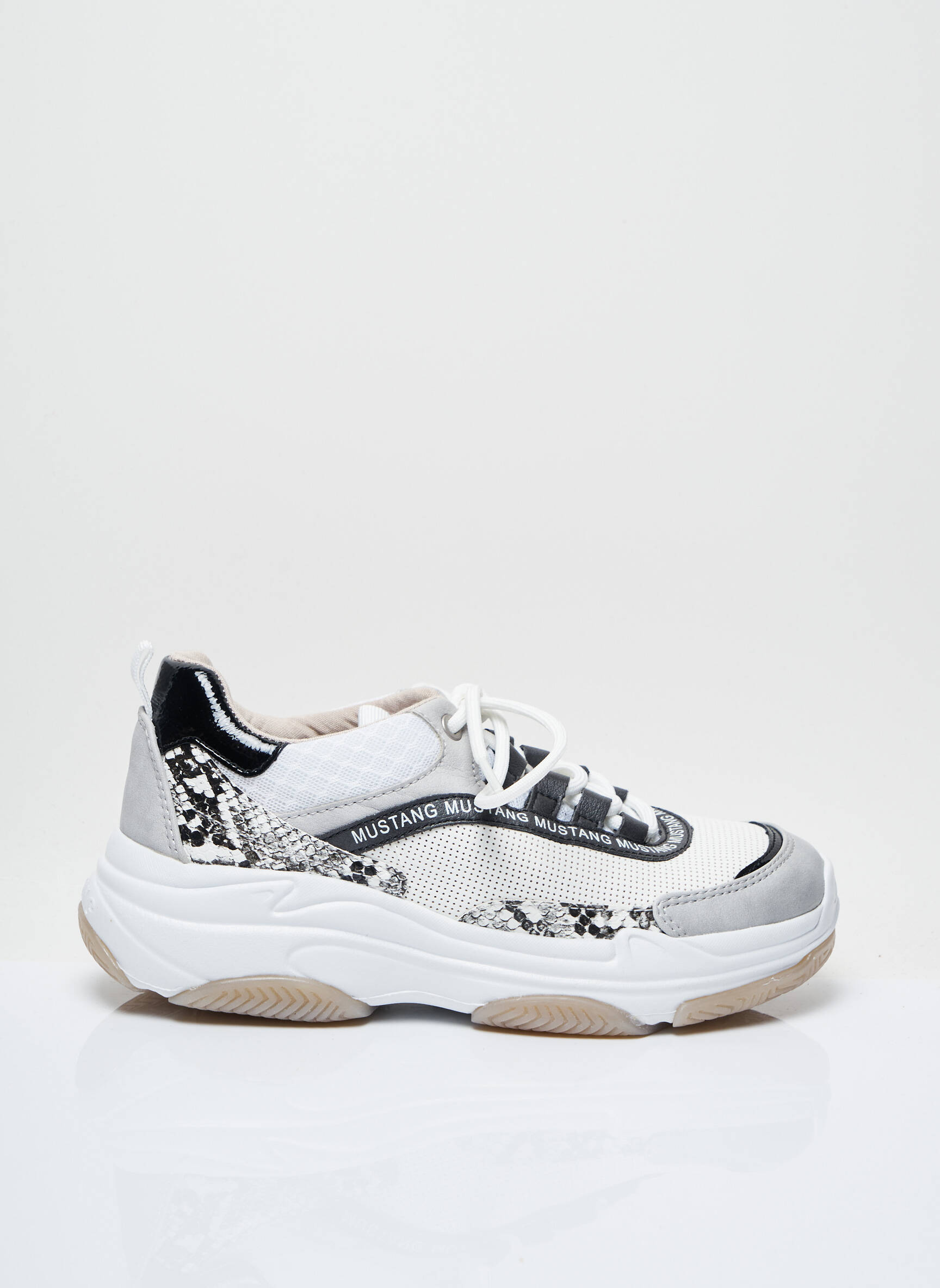 Mustang Baskets Femme couleur blanc