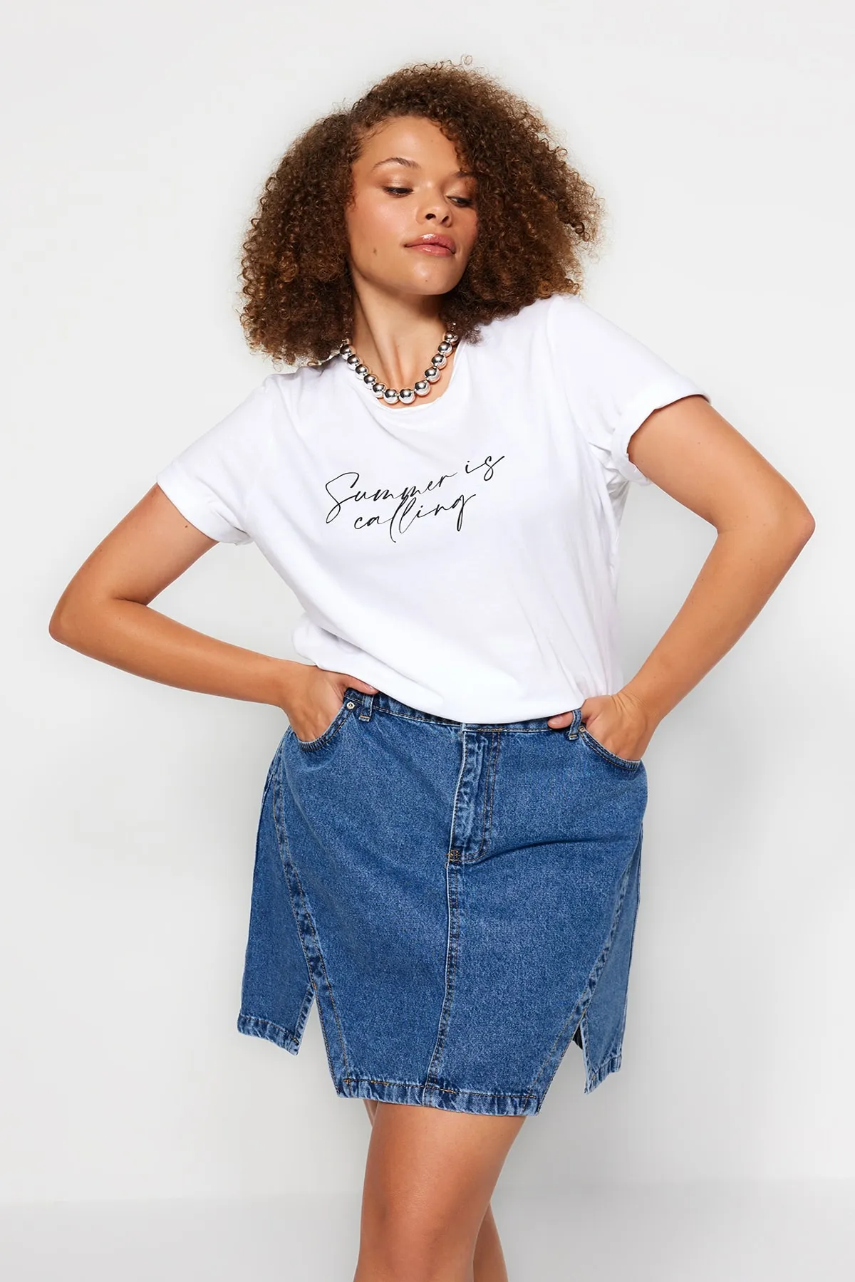 Trendyol Curve  Blauer Jeansrock mit Doppelschlitz TBBSS23AZ00056