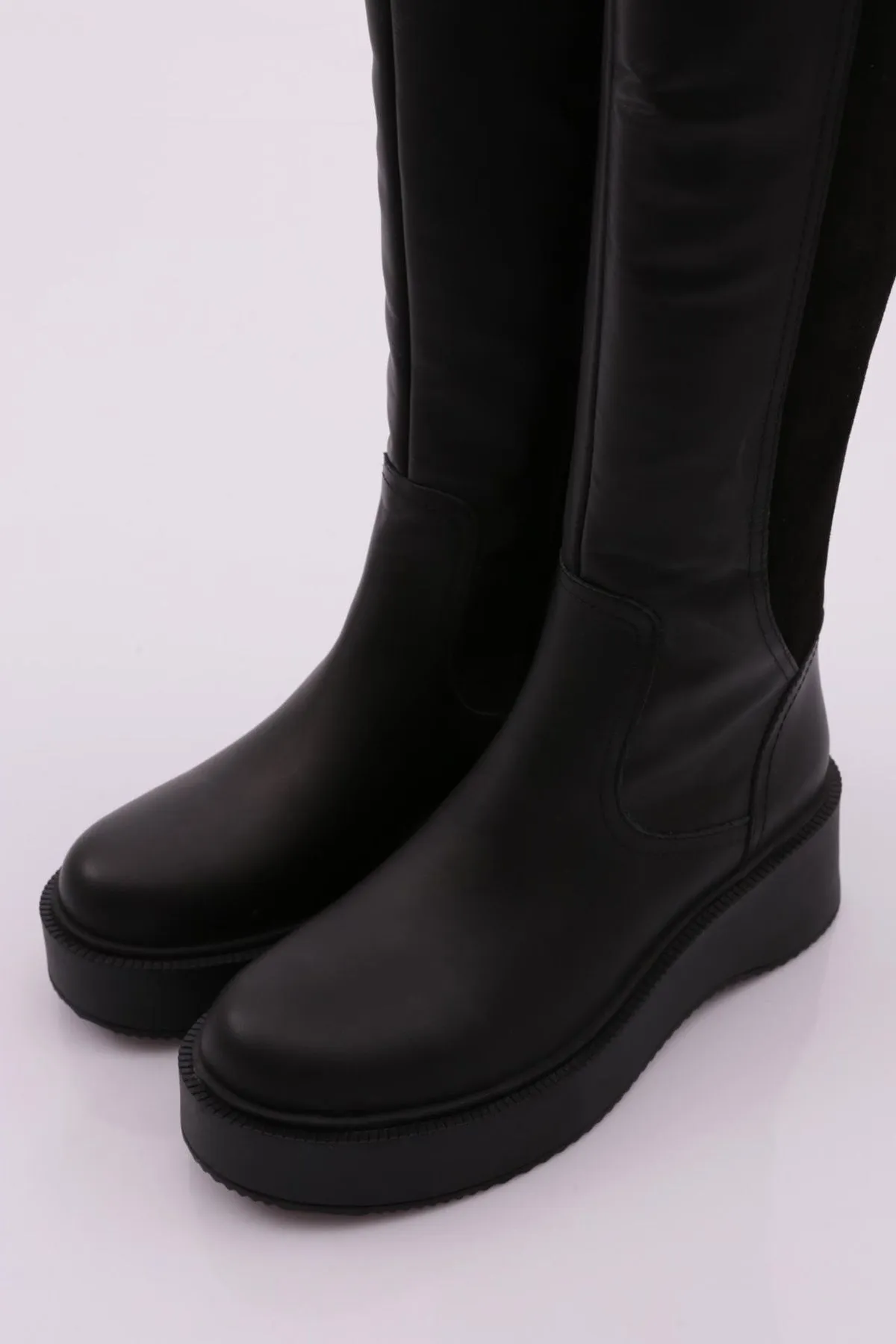 DGN  Schwarze kniehohe Stiefel aus Napa-Leder – dicke Sohle und Reißverschluss
