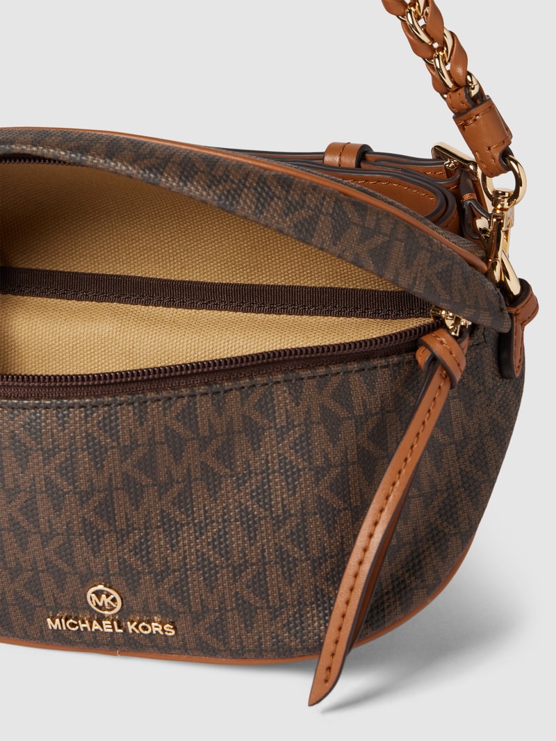 Crossbody Bag mit Label-Applikation Modell 'SLATER' in mittelbraun