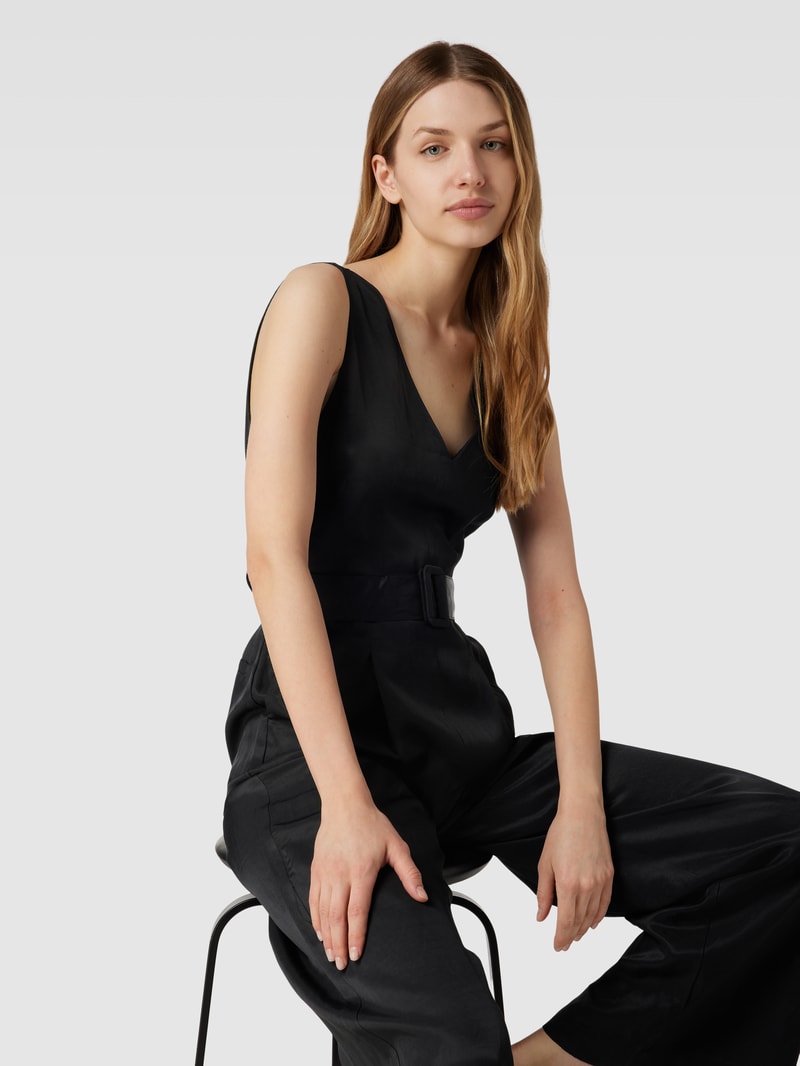 Jumpsuit mit Gürtel in schwarz