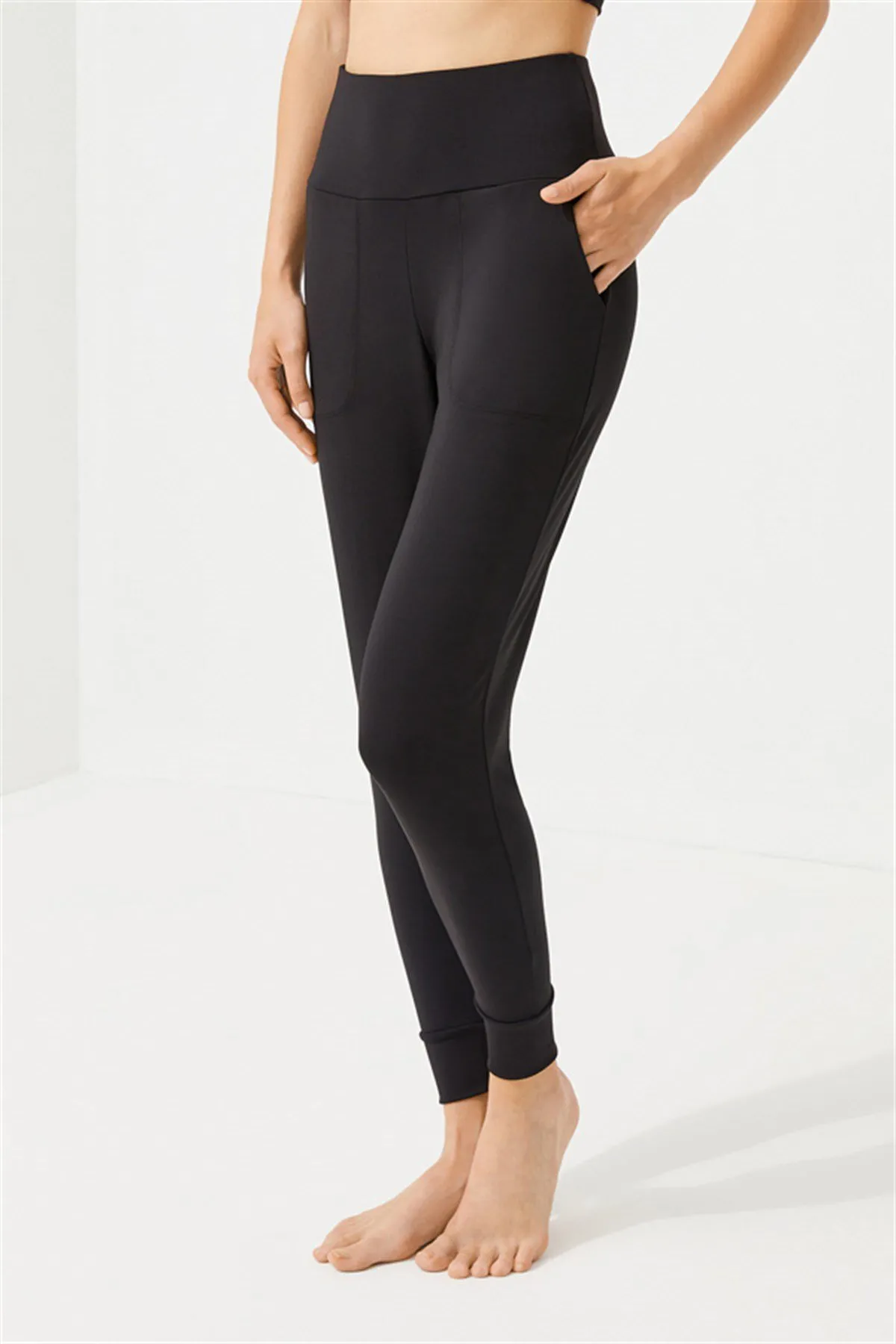 Cottonhill  Schwarze Damen-Jogger-Jogginghose mit hoher Taille und doppelten Taschen