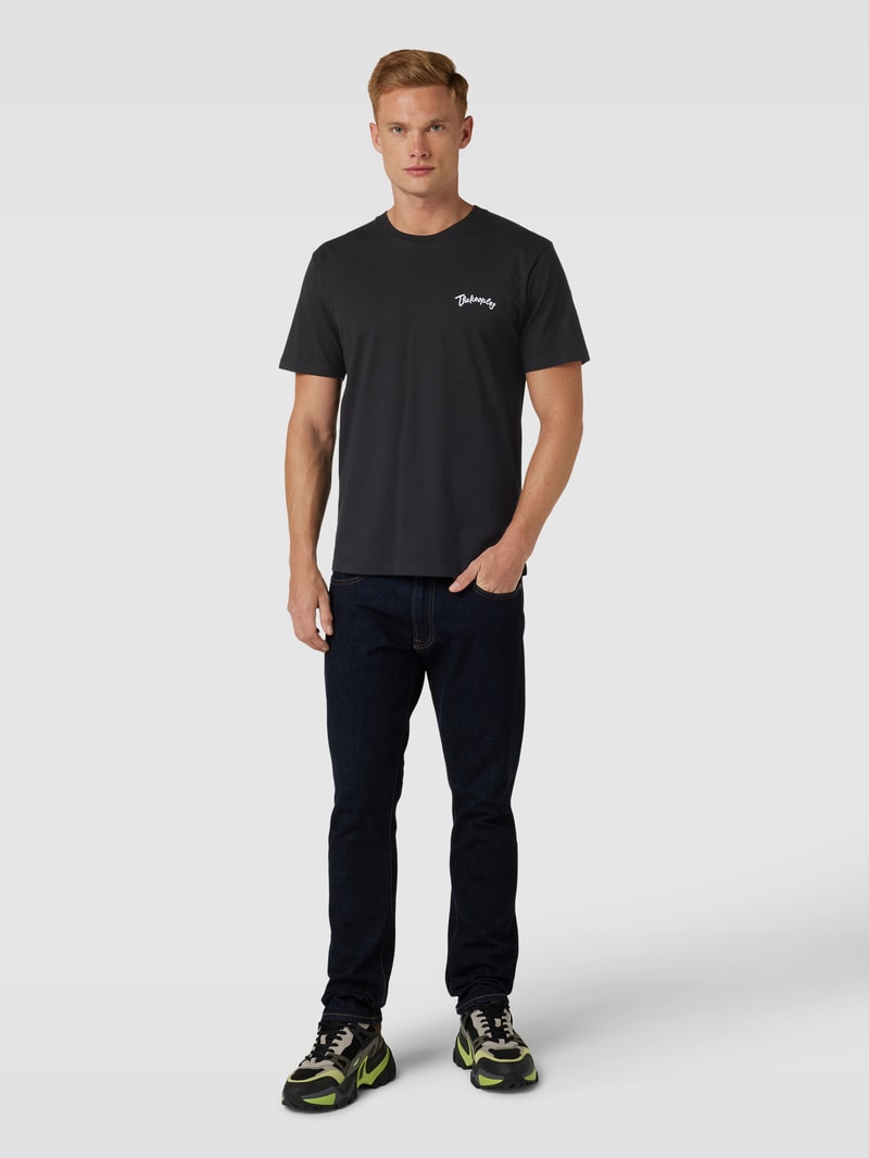 T-Shirt mit rückseitigem Motiv-Stitching in schwarz