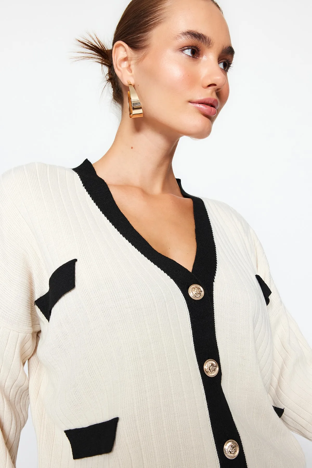 Trendyol Collection  Strickjacke in Steinfarben-Blockoptik TWOAW24HI00161
