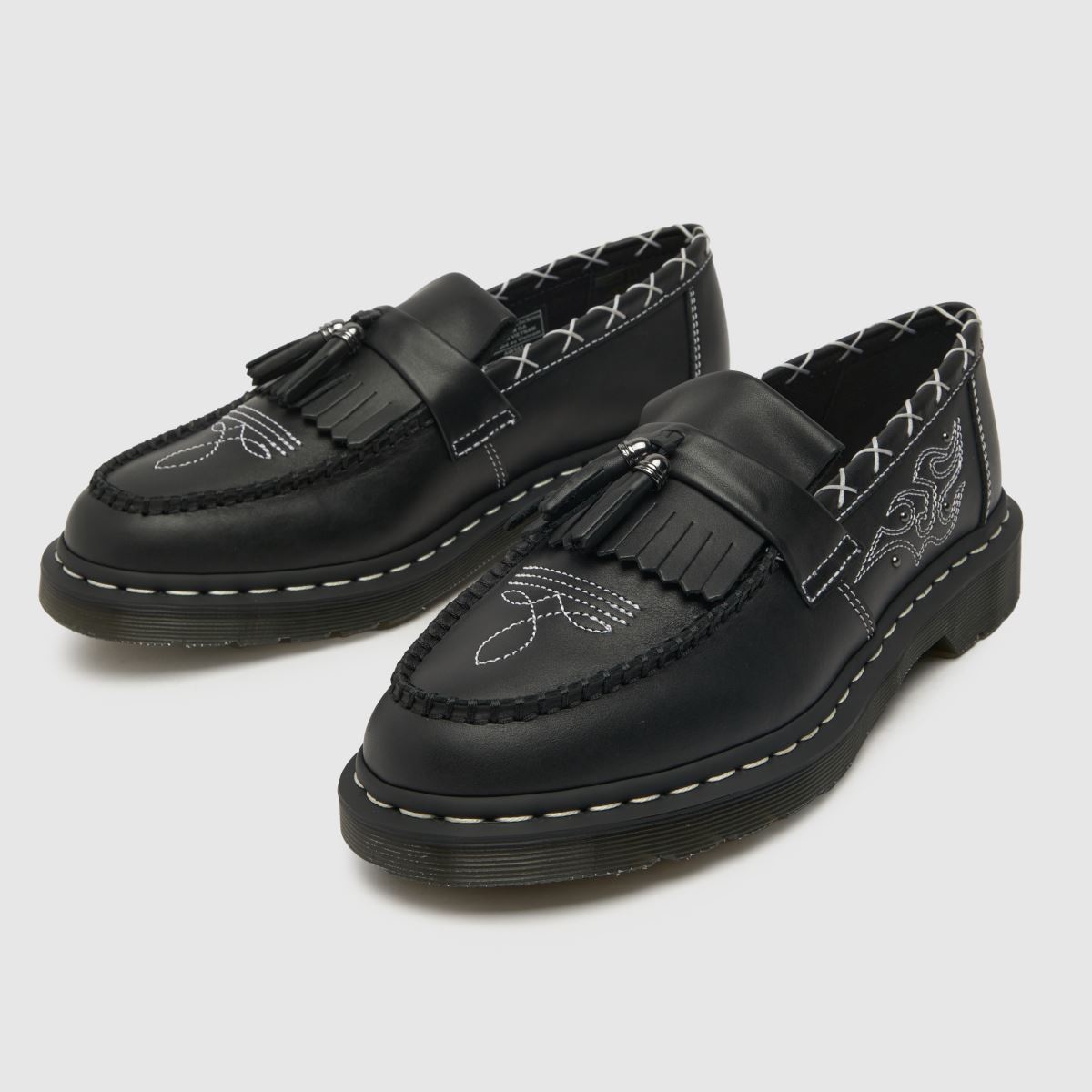 Dr Martens – Adrian – Svarta, platta skor med gotisk design