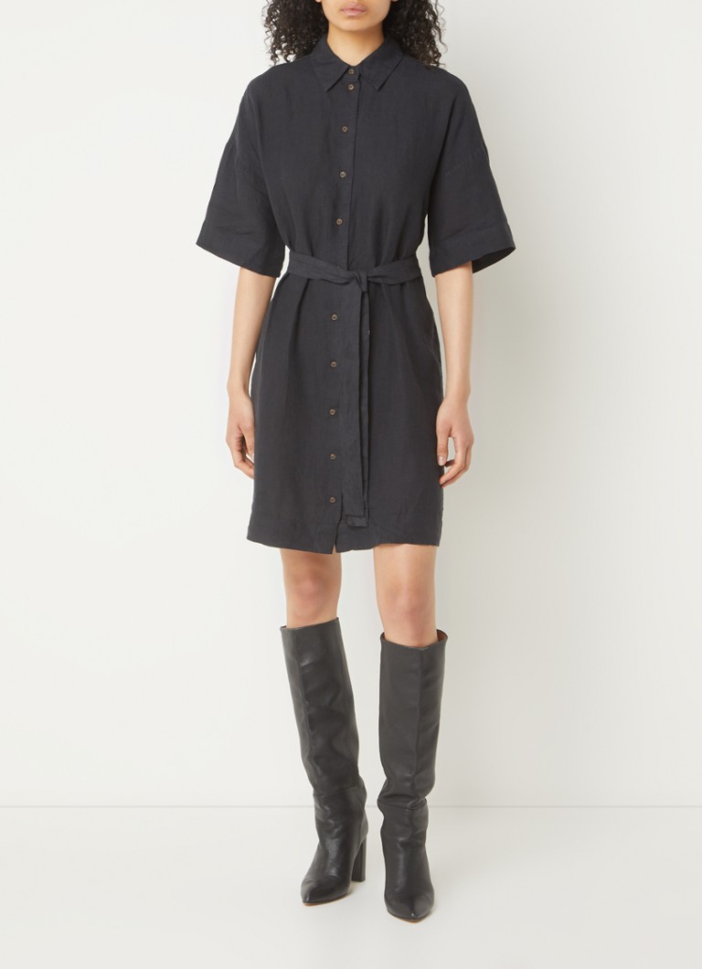 Abito midi a blusa in lino Linnie di Selected Femme, con cintura da annodare.