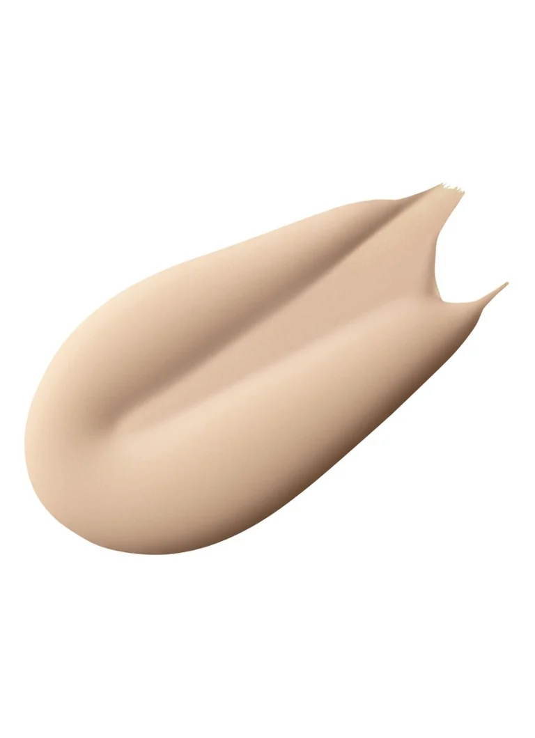 M·A·C Studio Radiance Serum-Powered Foundation