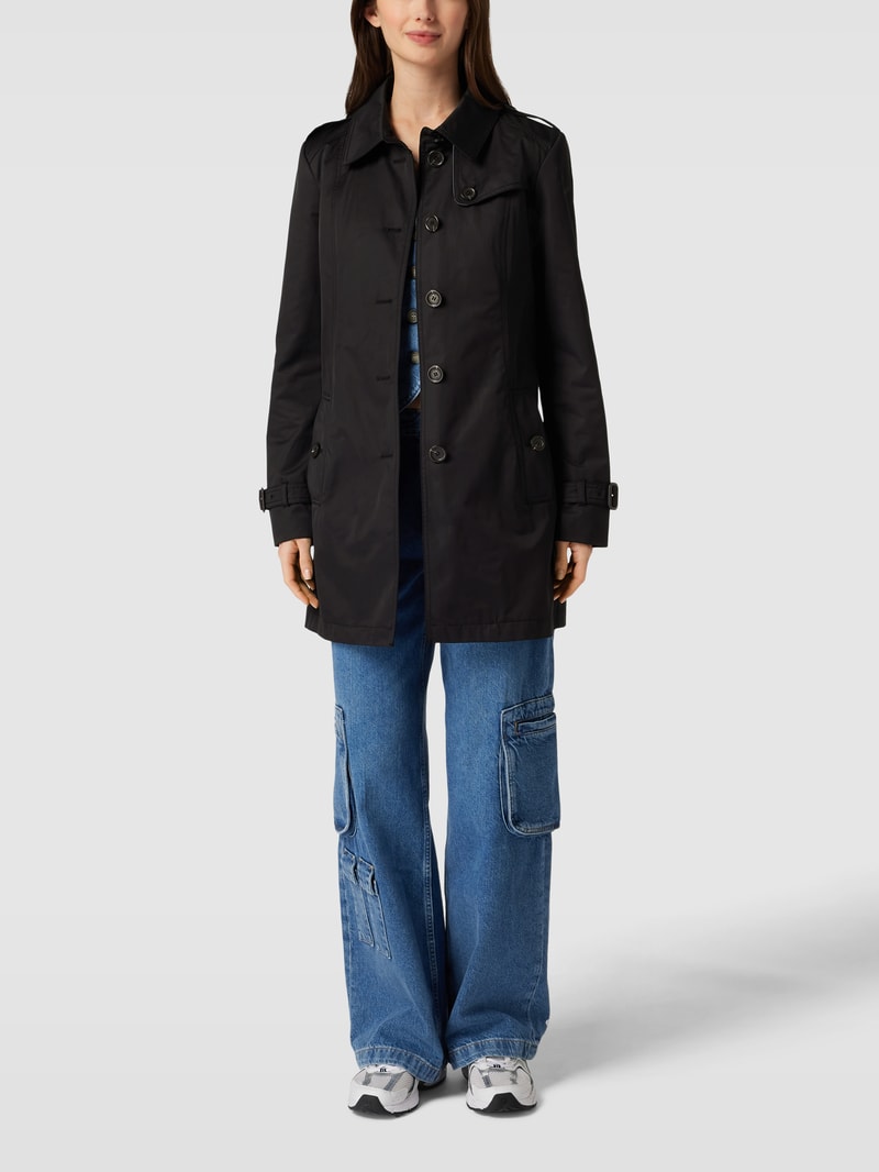 Jacke mit seitlichen Eingrifftaschen in schwarz