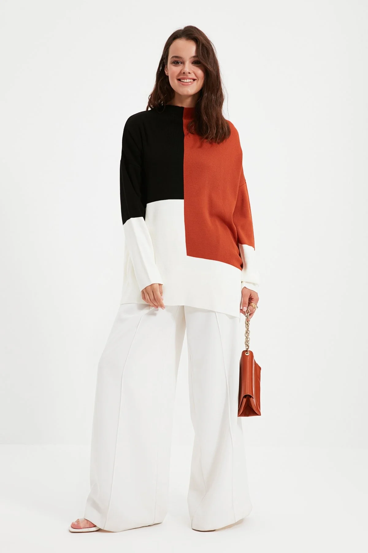 Trendyol Modest  Brauner Farbblock-Strickpullover mit Stehkragen TCTAW22AK0054