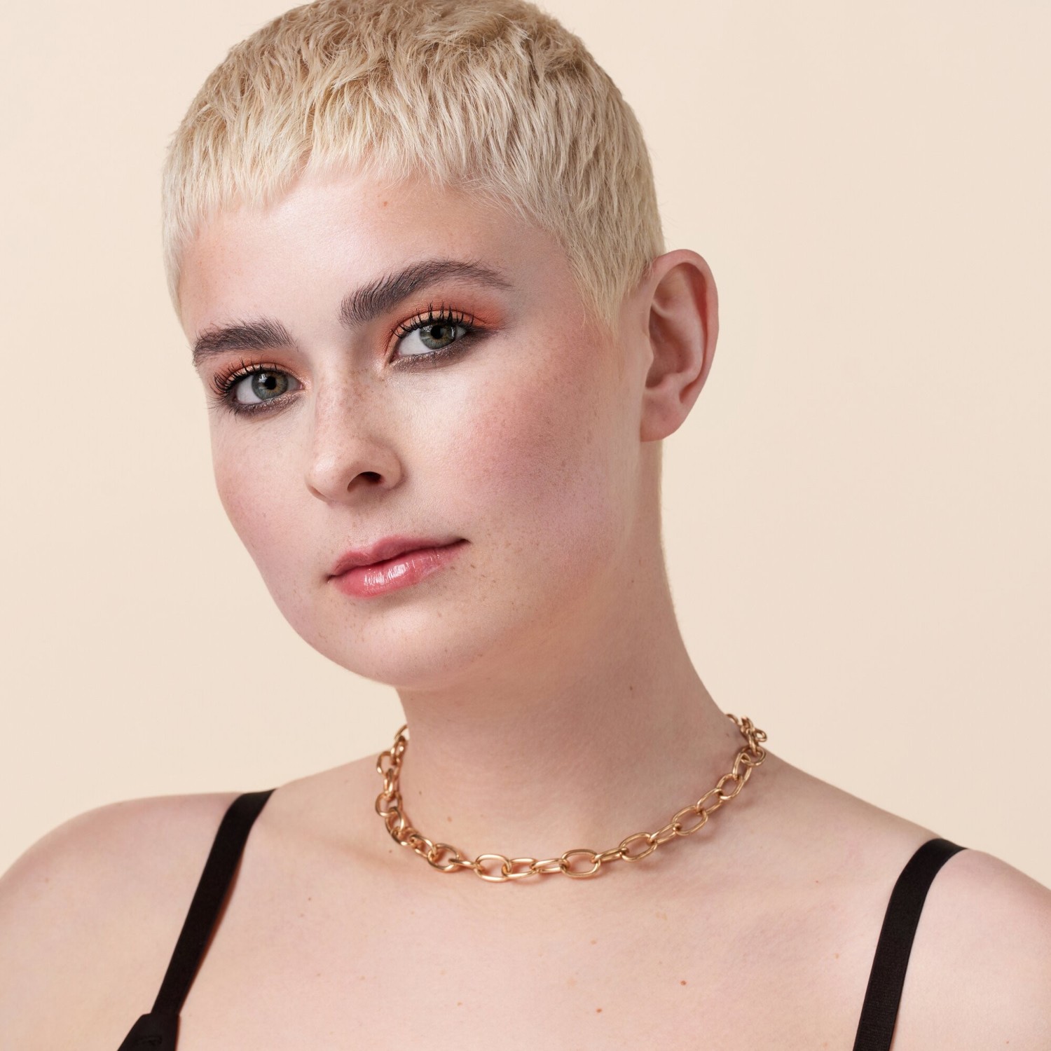 Catrice WOW In A Box палета мини сенки за очи 010 Peach Perfect
