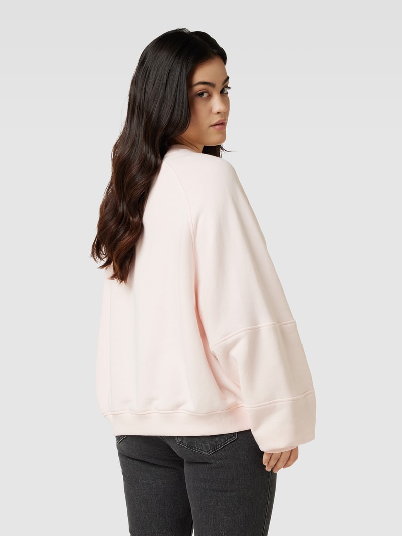 PLUS SIZE Sweatshirt mit Label-Print Modell 'WORLDWIDE' in rosa