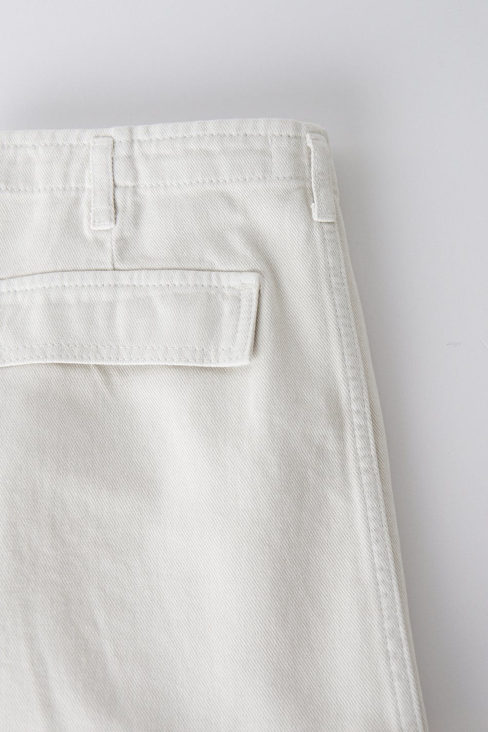 Low cargo denim skirt