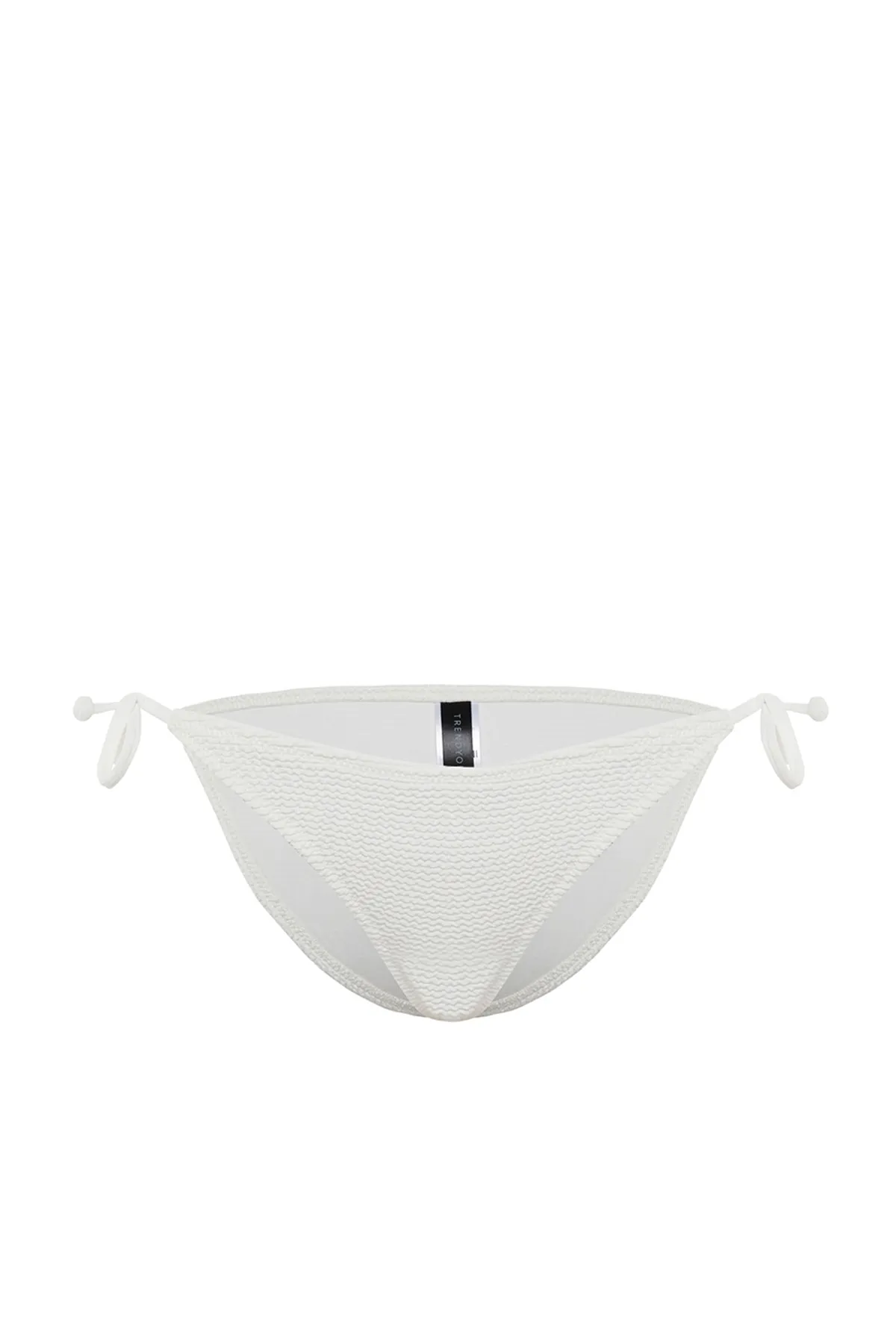 Trendyol Collection  Weiße gebundene strukturierte reguläre Bikinihose TBESS23BA00222