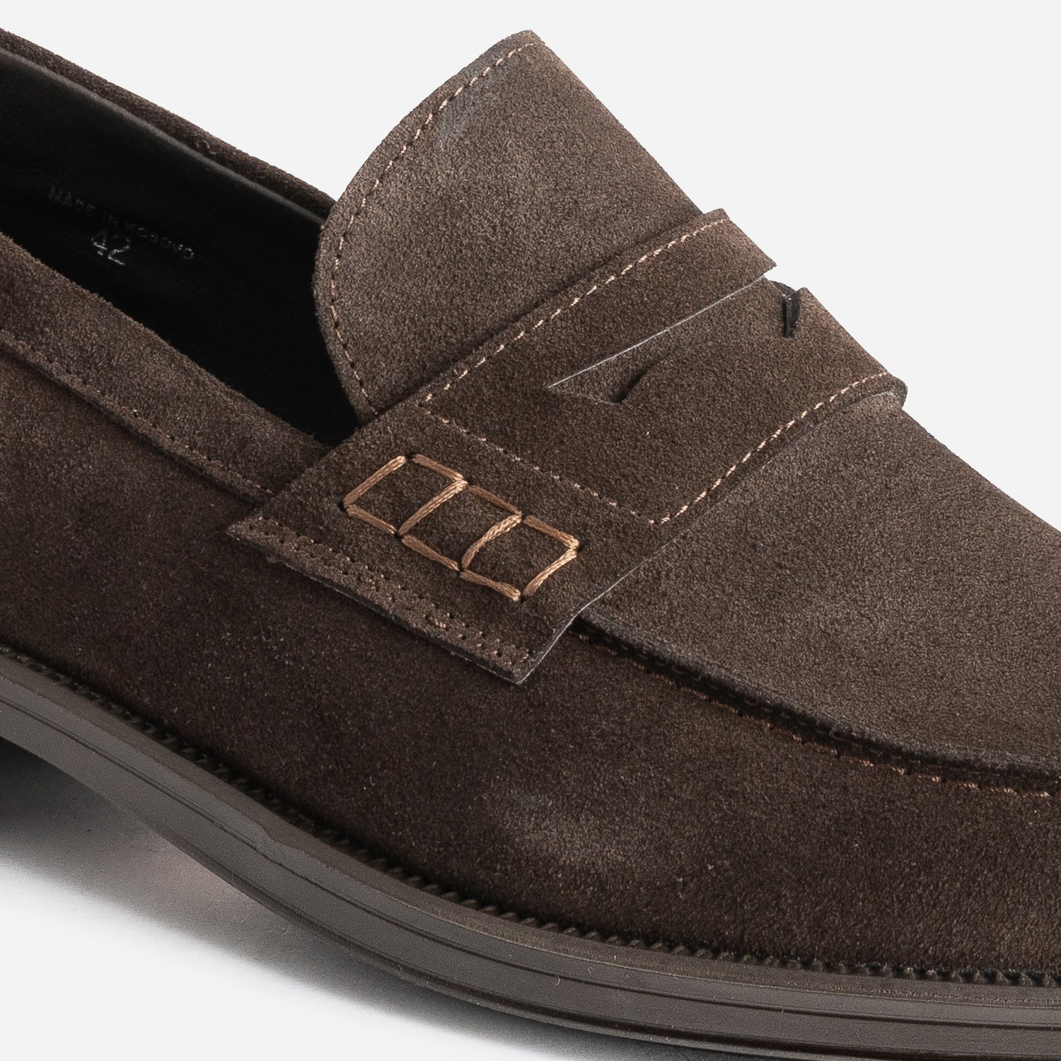 Mocassin marron en cuir velours