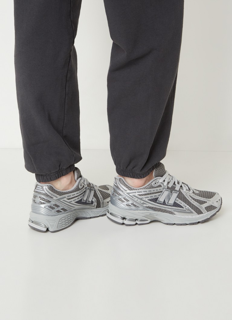 New Balance 1906R -lenkkarit verkkomaisilla yksityiskohdilla