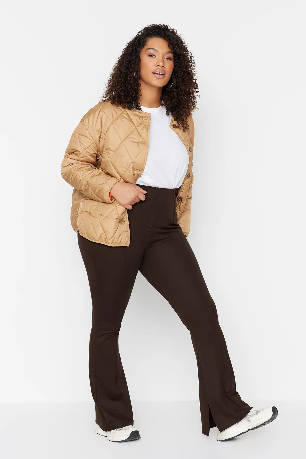 Trendyol Curve  Braune spanische Strickhose mit Schlitz TBBAW23AR00002