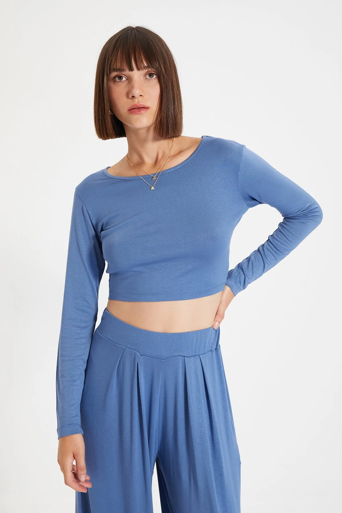 Trendyol Collection  Blaues Pyjama-Set aus Viskose-Strick TWOAW21AU0034