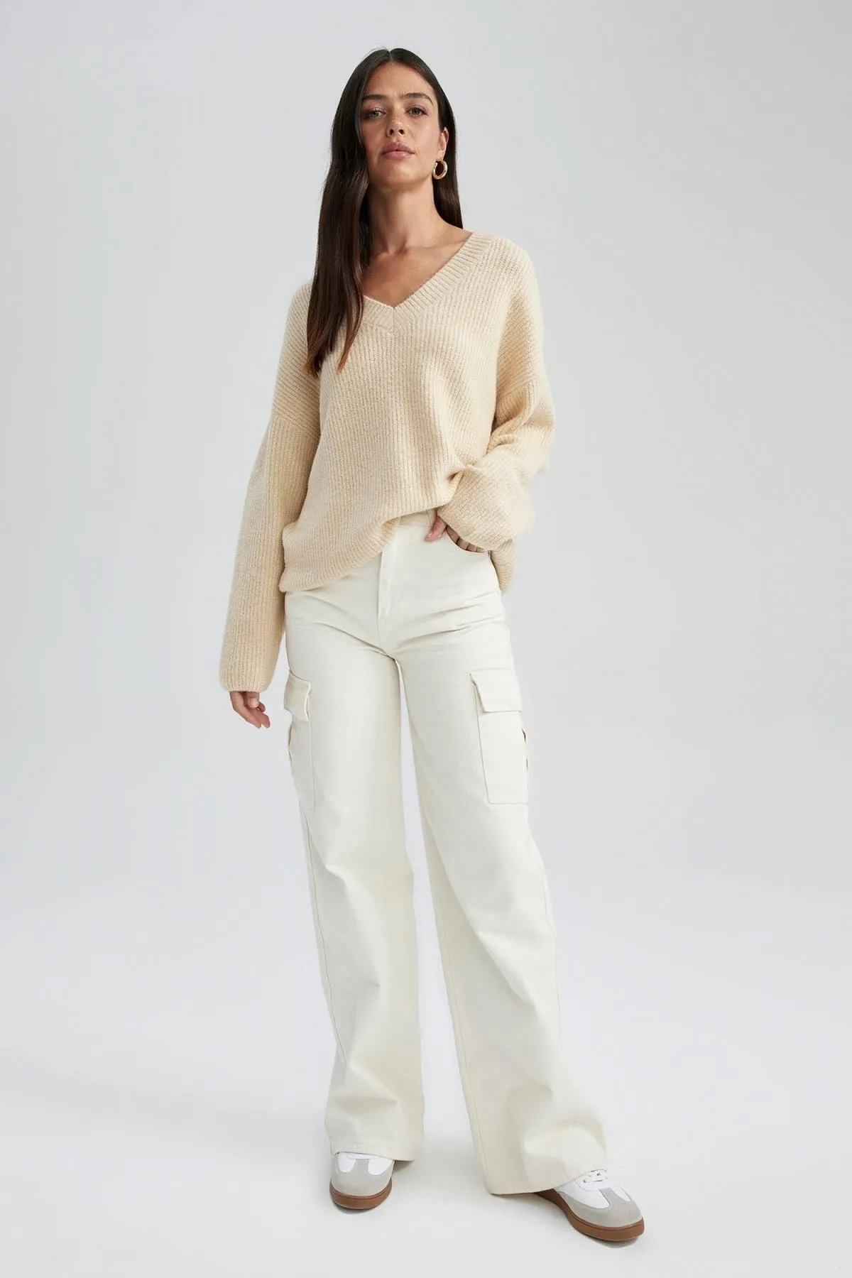 DeFacto  Oversize-Pullover mit V-Ausschnitt