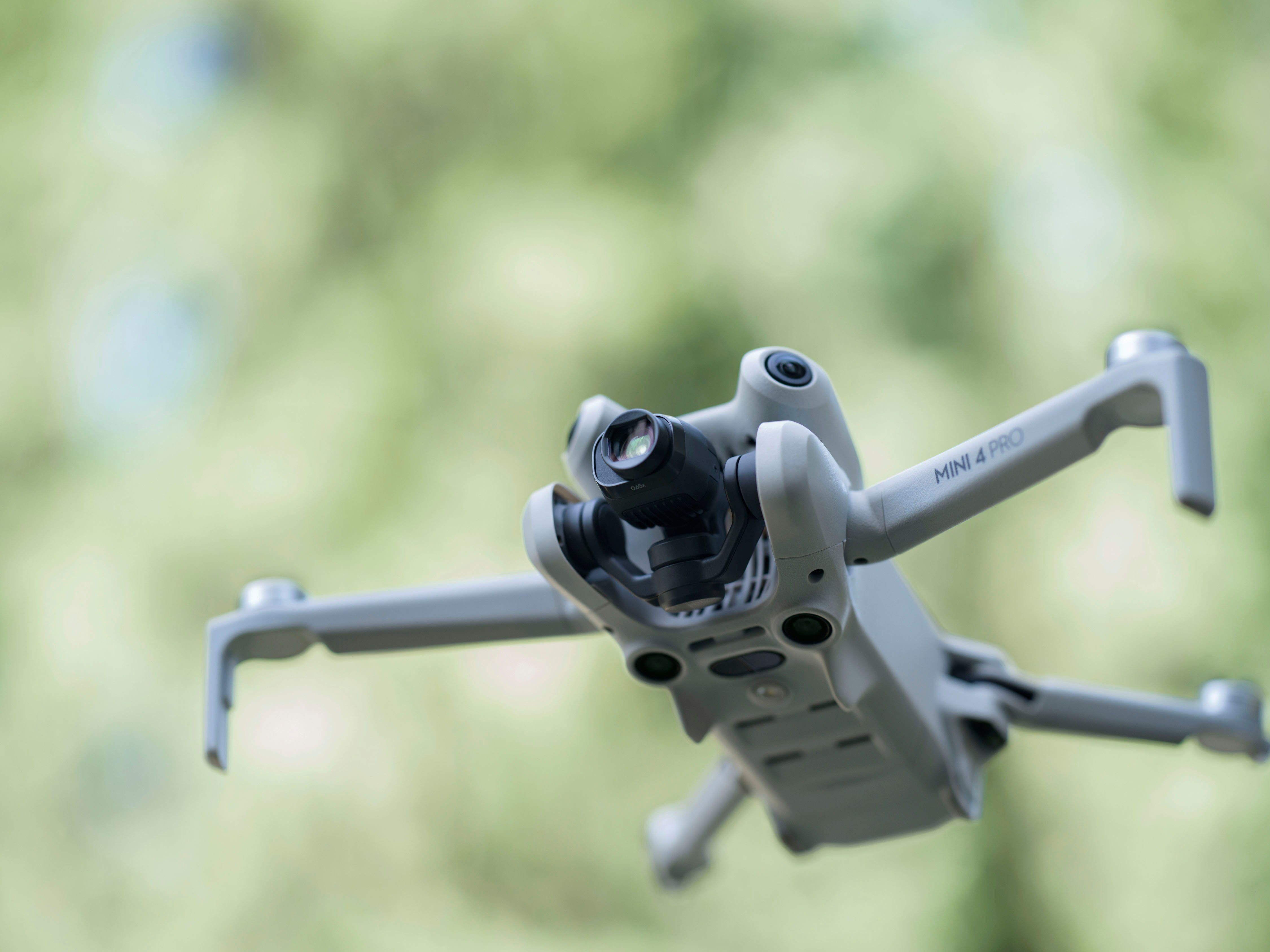DJI Mini 4 Pro Fly More Combo (DJI RC 2) (GL) Drohne (4K Ultra HD)