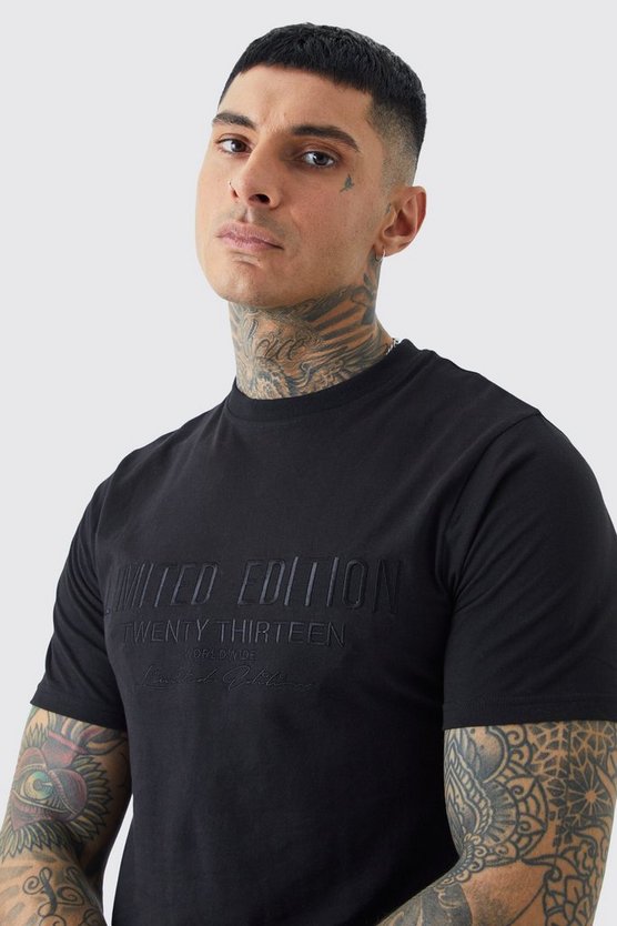 Tall Slim-Fit T-Shirt mit Limited Edition Stickerei