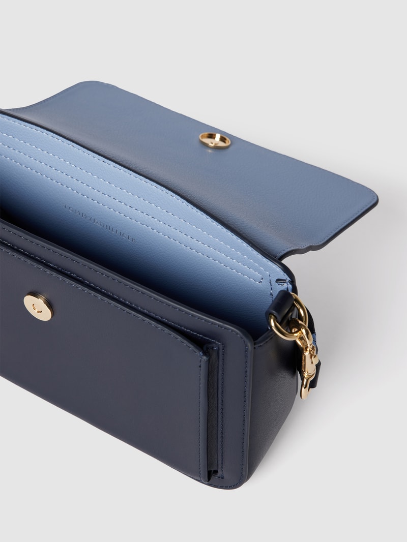 Handtasche mit Label-Applikation in dunkelblau