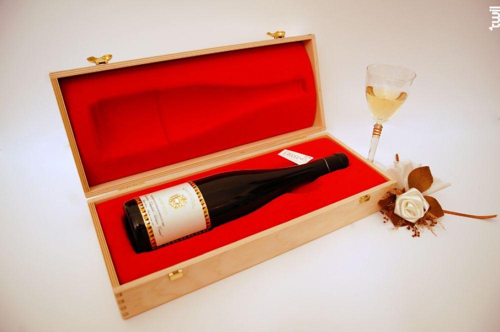 COFFRET IMPÉRATRICE ELISABETH SÉLECTION CRISTAL Domaine Hintermayer Vin Blanc●Autres appellations de Wagram 2007 75cl