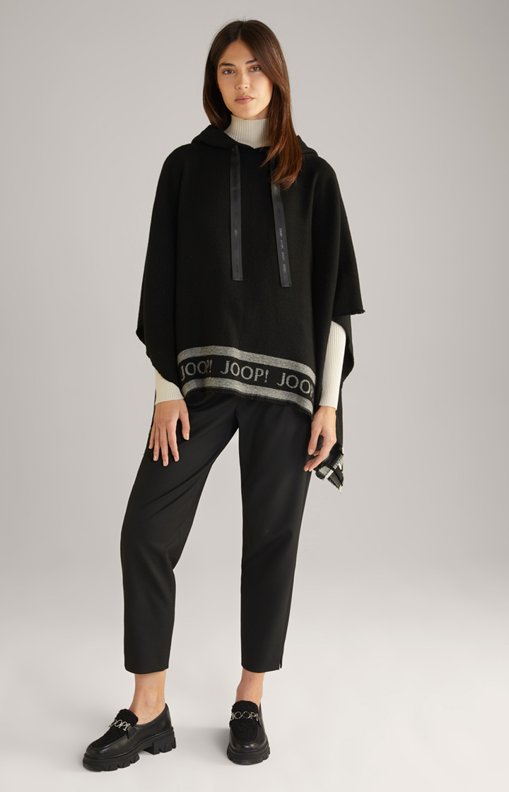 Poncho in Schwarz