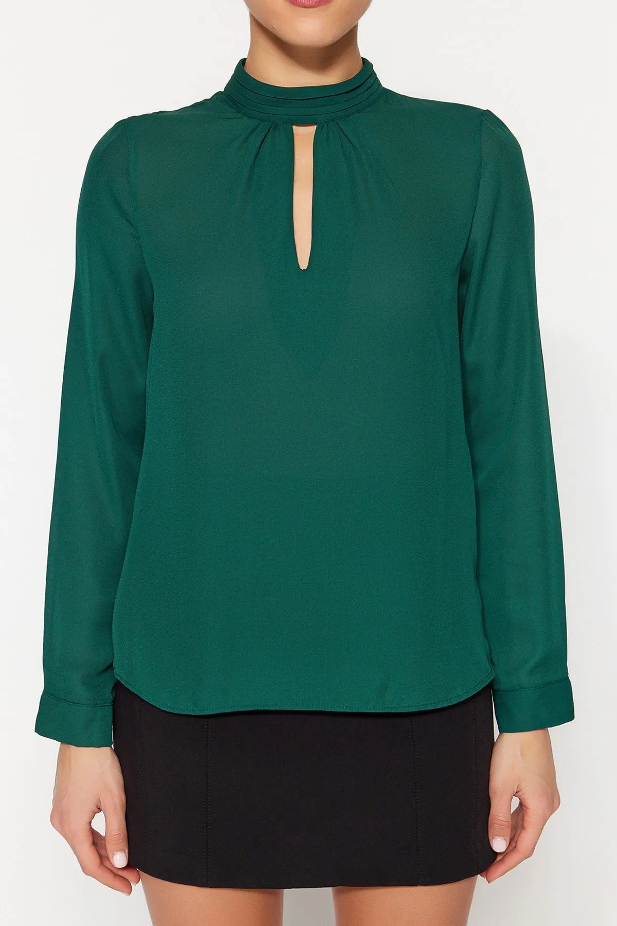 Trendyol Collection  Smaragdgrüne Webbluse mit hohem Kragen TWOAW20BZ0461