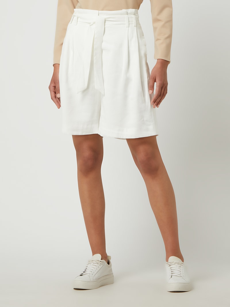 Bermudas aus Krepp in offwhite