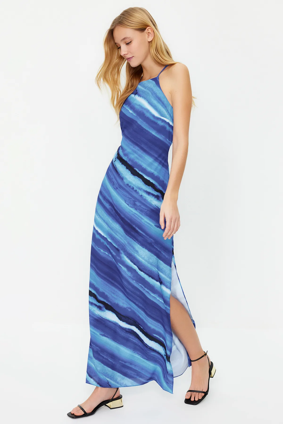 Trendyol Collection  Blaues, ärmelloses, gerade geschnittenes, gefüttertes Maxi-Webkleid TWOSS23EL02238