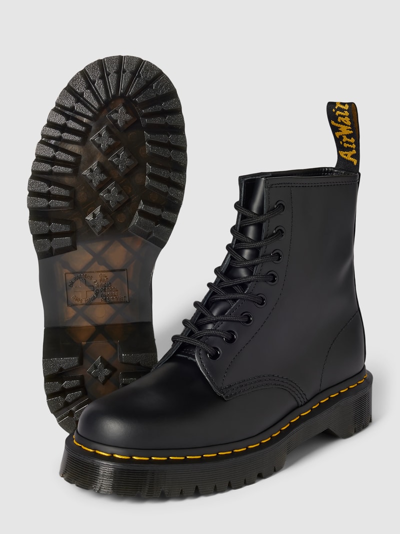 Stiefel mit Schnürverschluss Modell 'Bex' in schwarz